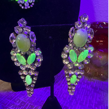 Czech Uranium Glass Glowing Necklace & Earring Set