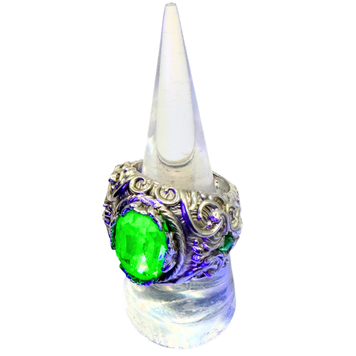 Uranium Glowing Glass Size 8.5 26g Ring